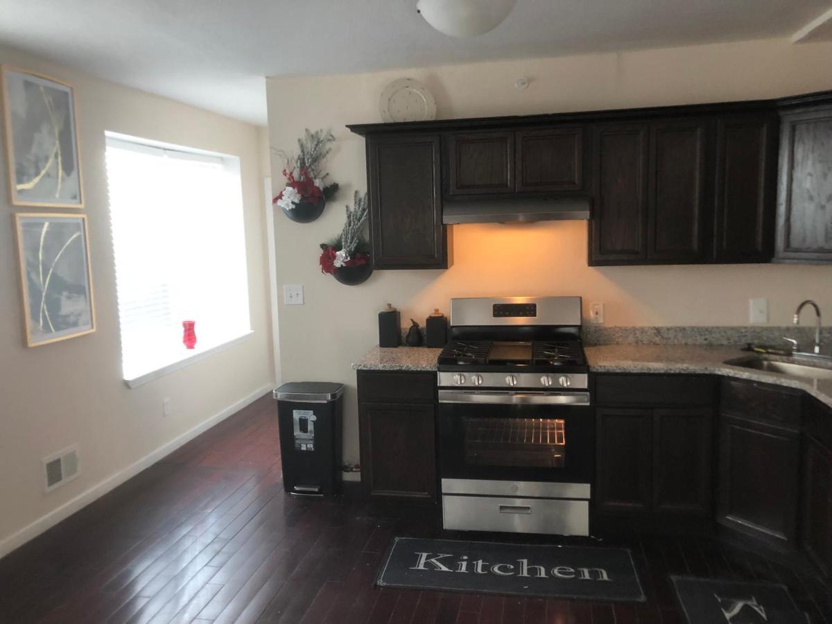 Remodel Historical Vinetta Loft By The Water Detroit